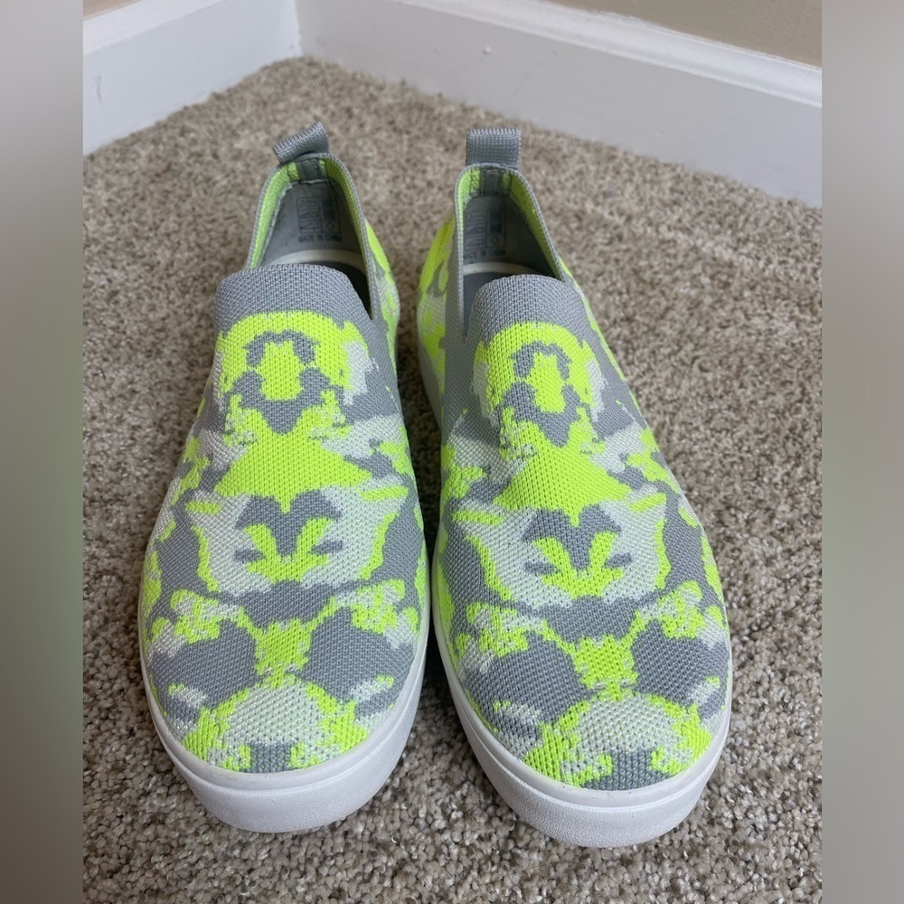 Bernie Mev Jenna Gray/ Green Knit 1" Platform Sneakers Women’s Size 9
